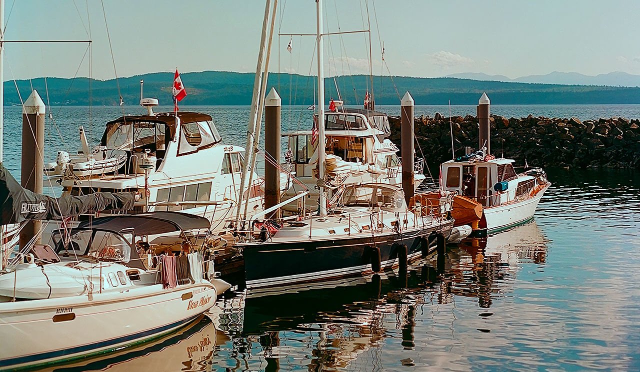 Isla Charter Boat